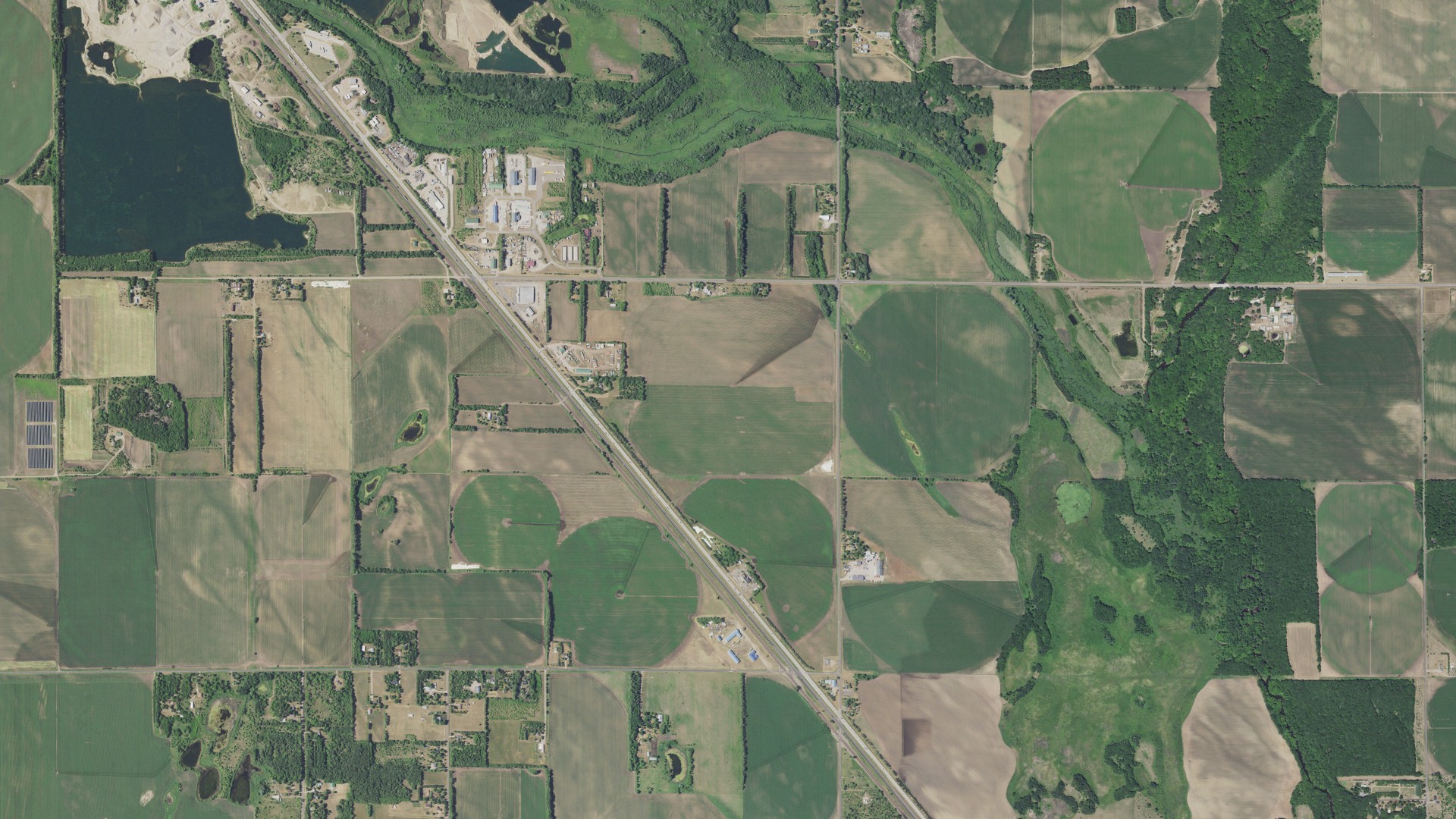 Natural-color aerial photograph of land around Haven, Minnesota