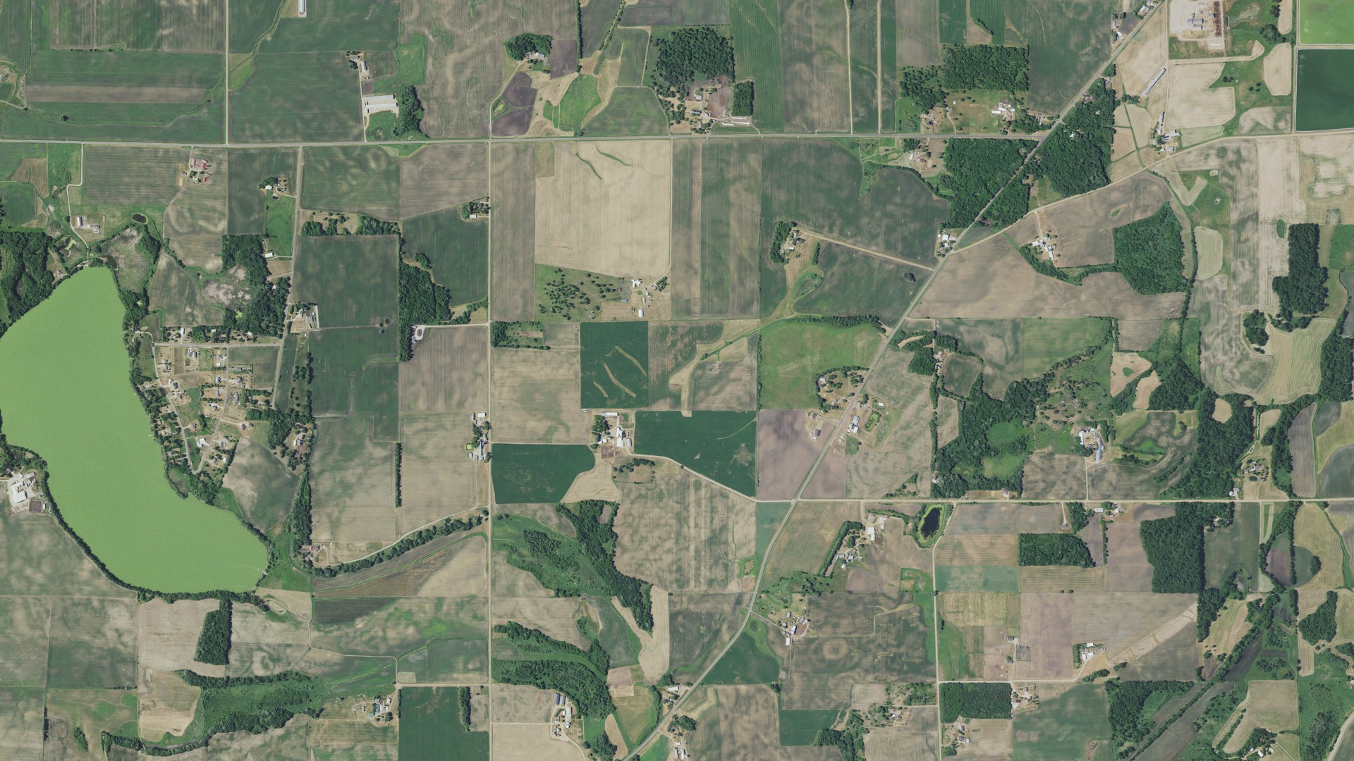 Natural-color aerial photograph of land around Albany, Minnesota