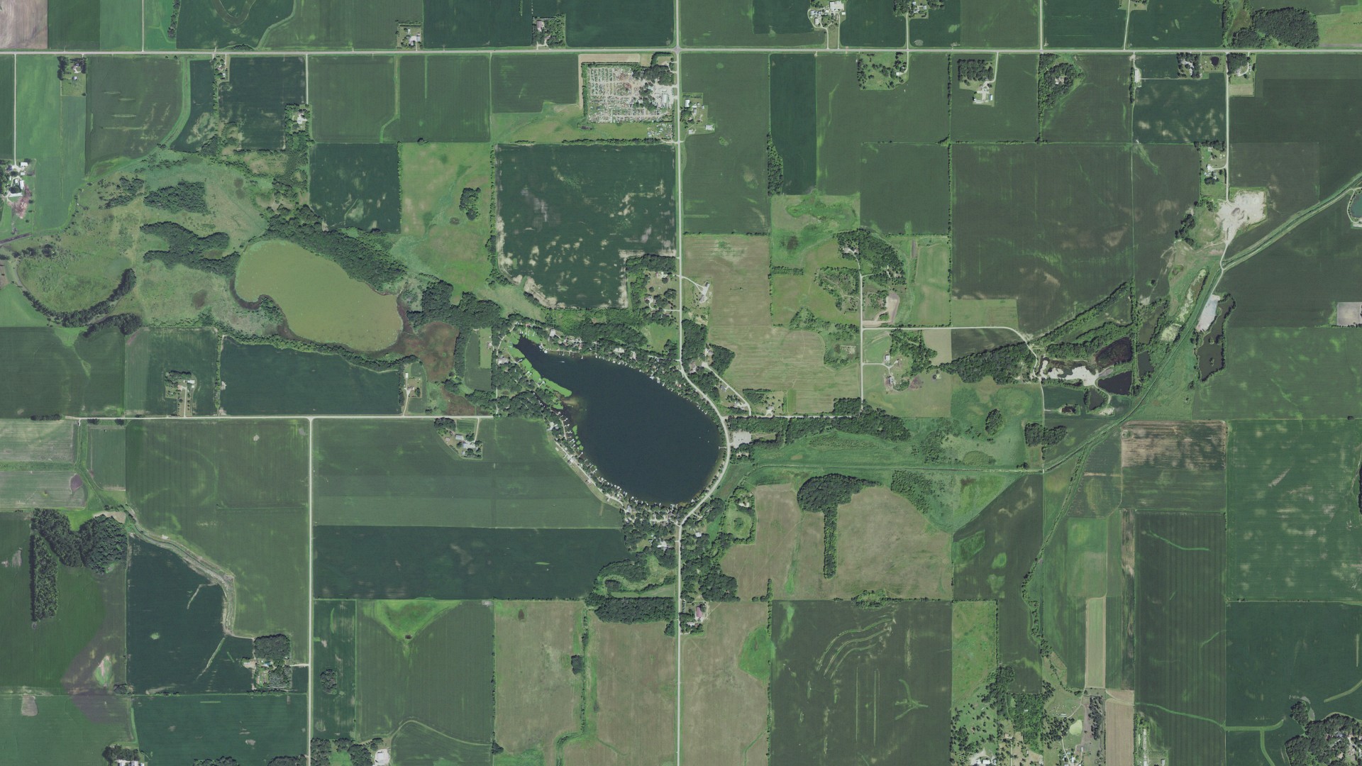 Natural-color aerial photograph of land around Berlin, Minnesota