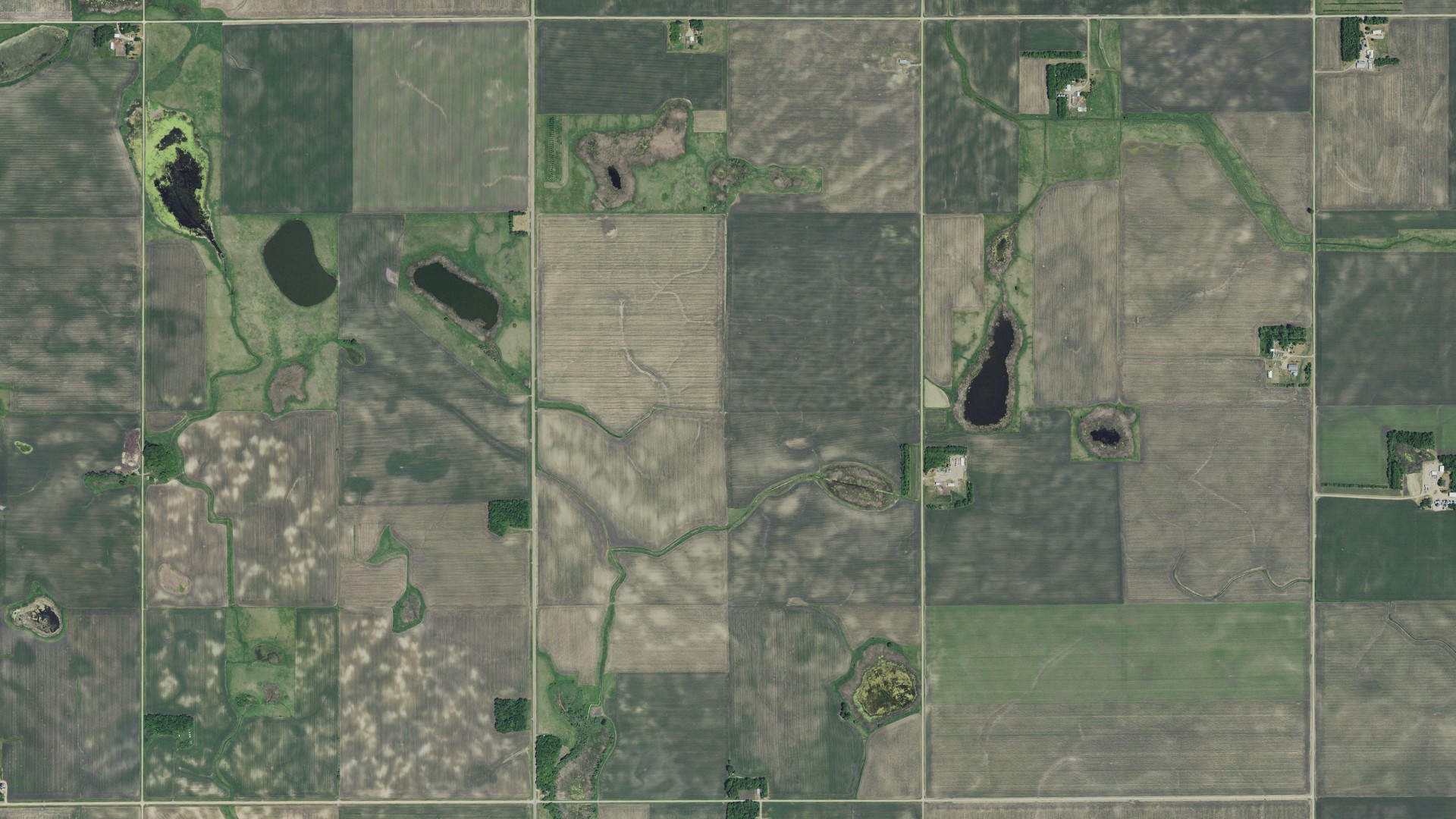 Aerial view of land around Synnes, Minnesota