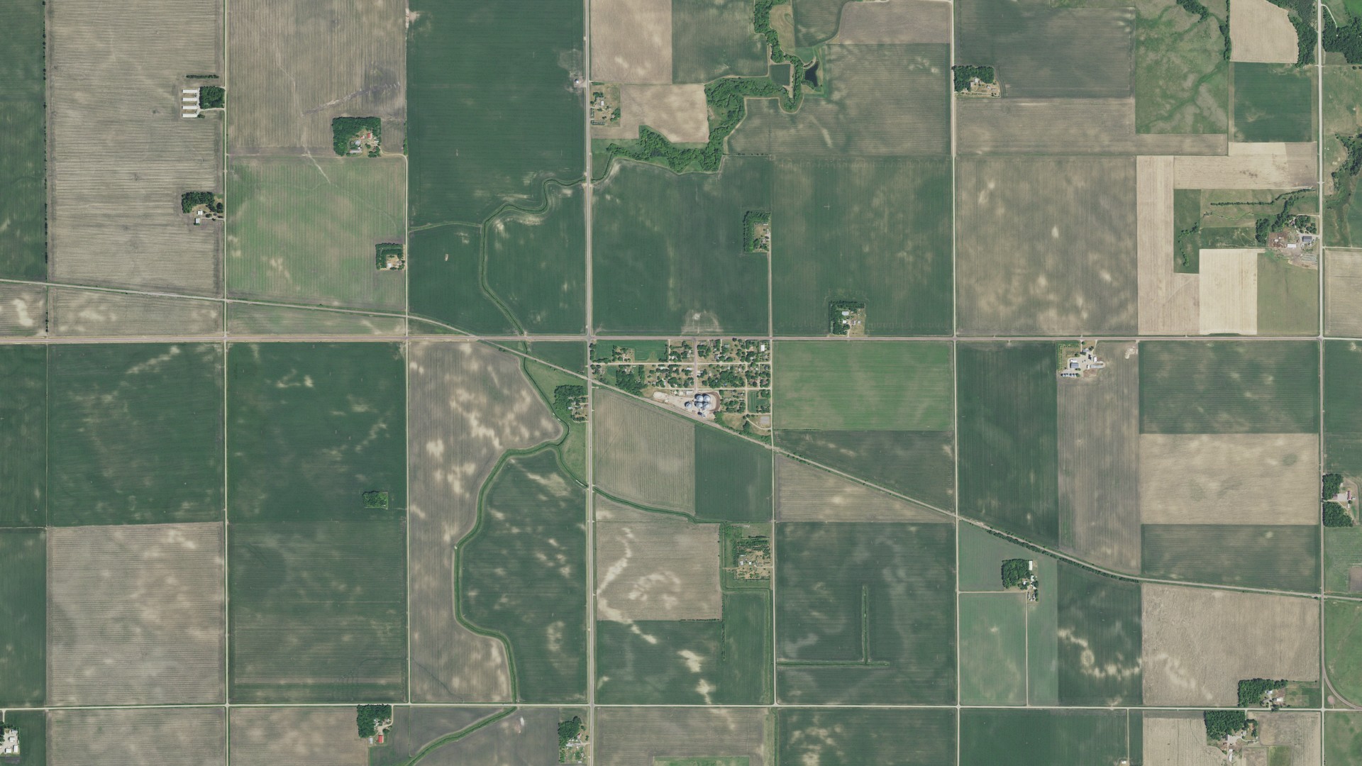 Natural-color aerial photograph of land around Delhi, Minnesota
