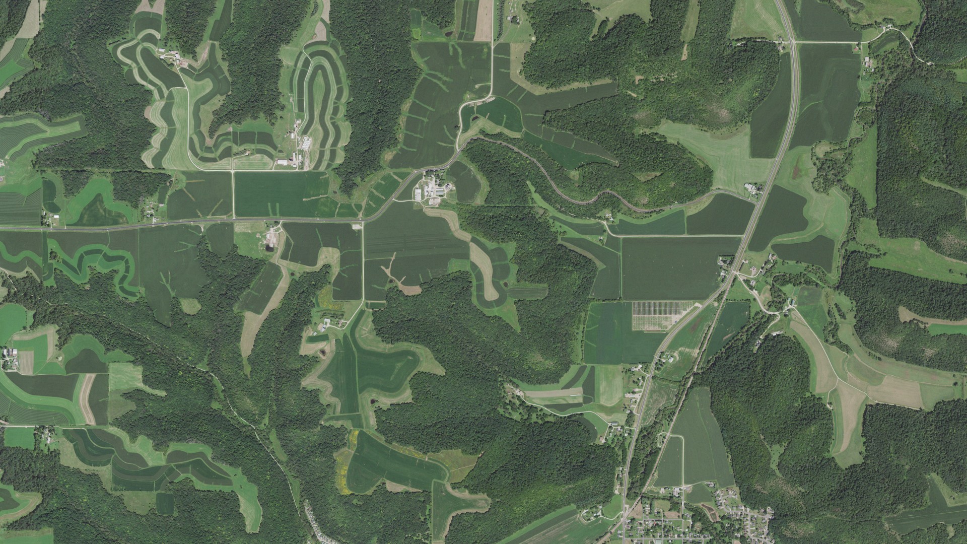 Natural-color aerial photograph of land around Hillsdale, Minnesota