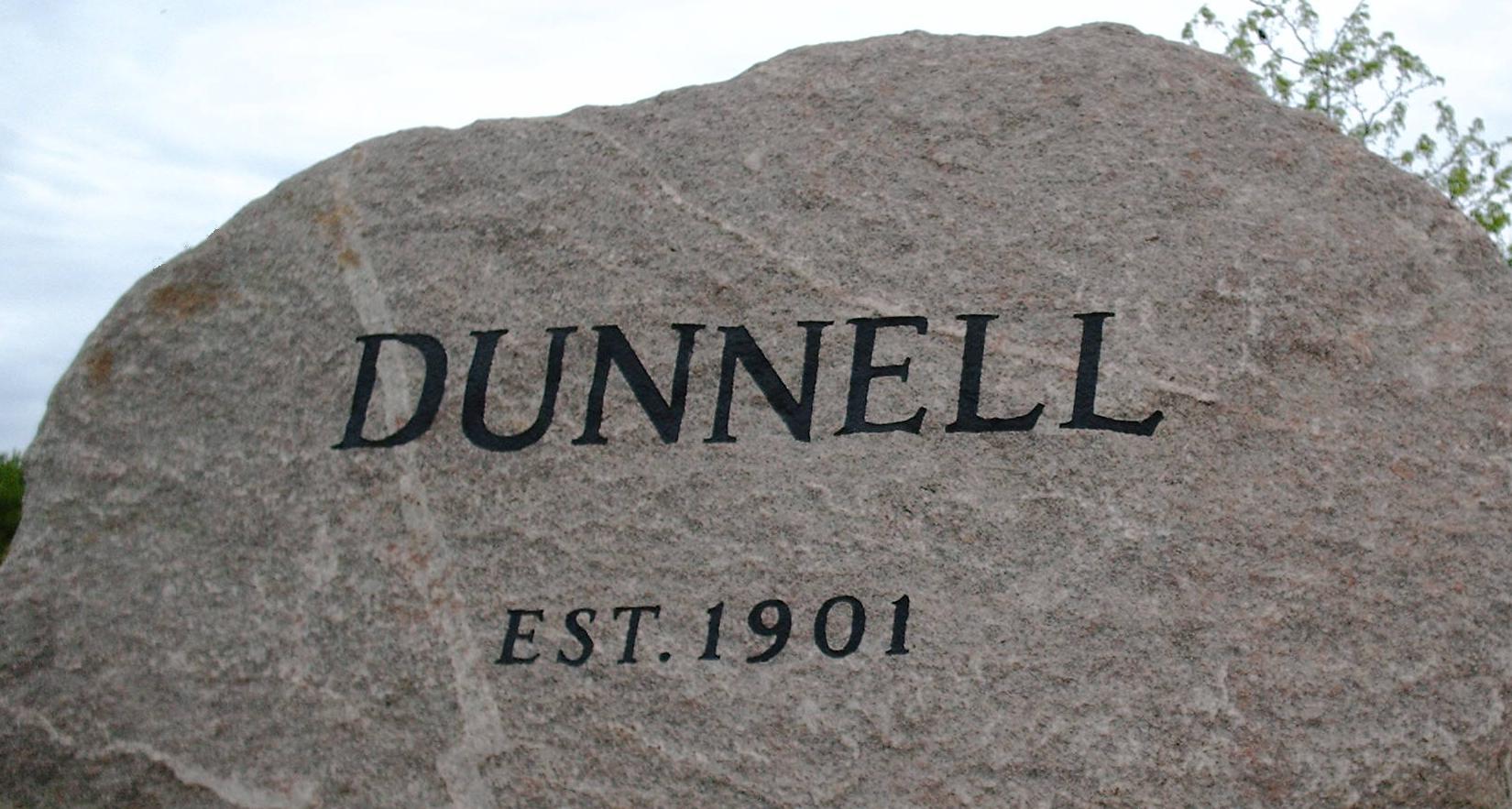 Photo I took 2006-05-21 of welcome sign for Dunell, Minnesota. CC & GFDL. — Dunnell, Minnesota