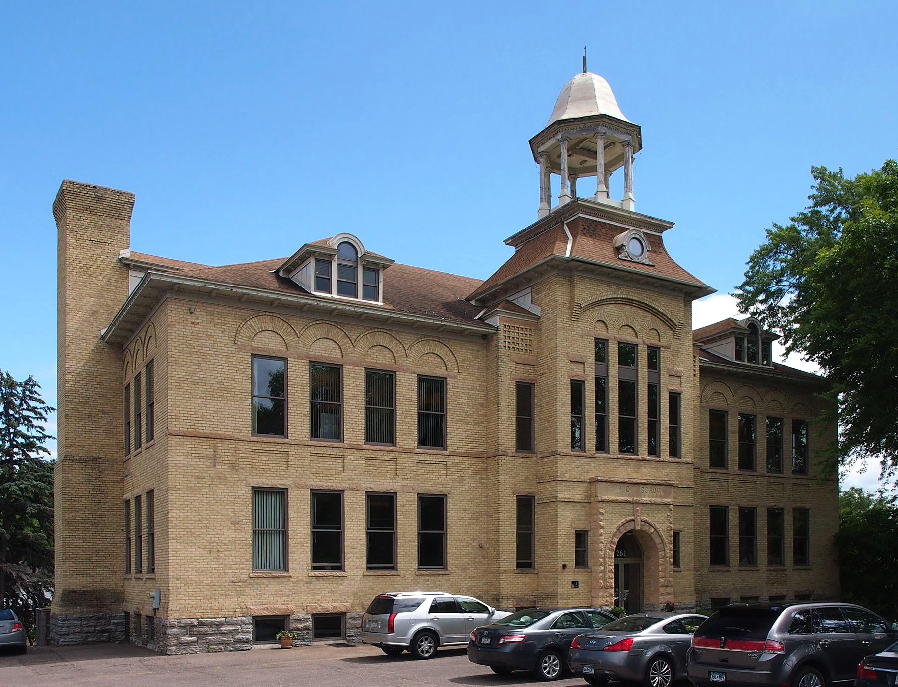 Excelsior Public School, 261 School Ave, Excelsior, Minnesota, USA.