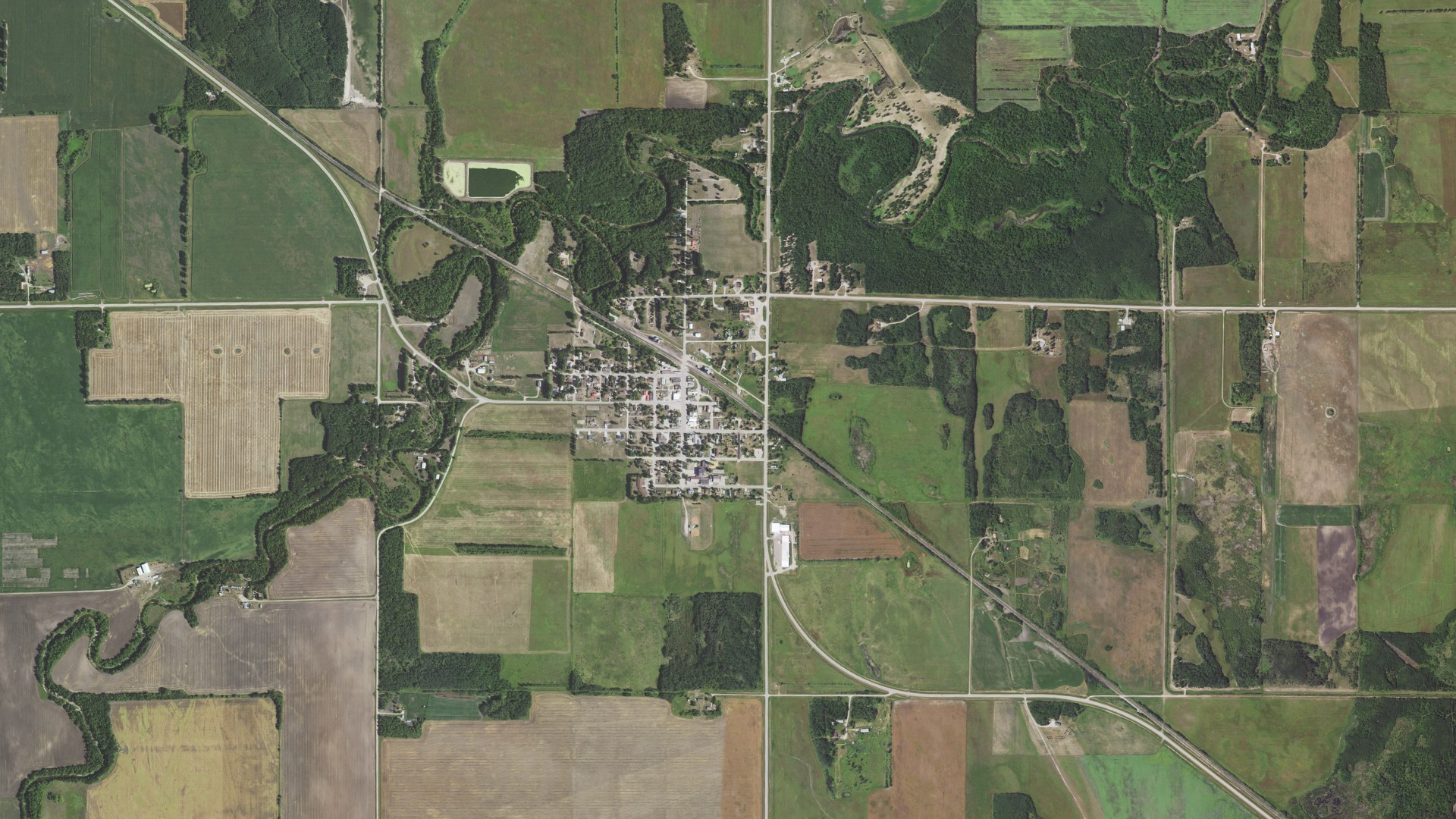 Natural-color aerial photograph of land around Lancaster, Minnesota