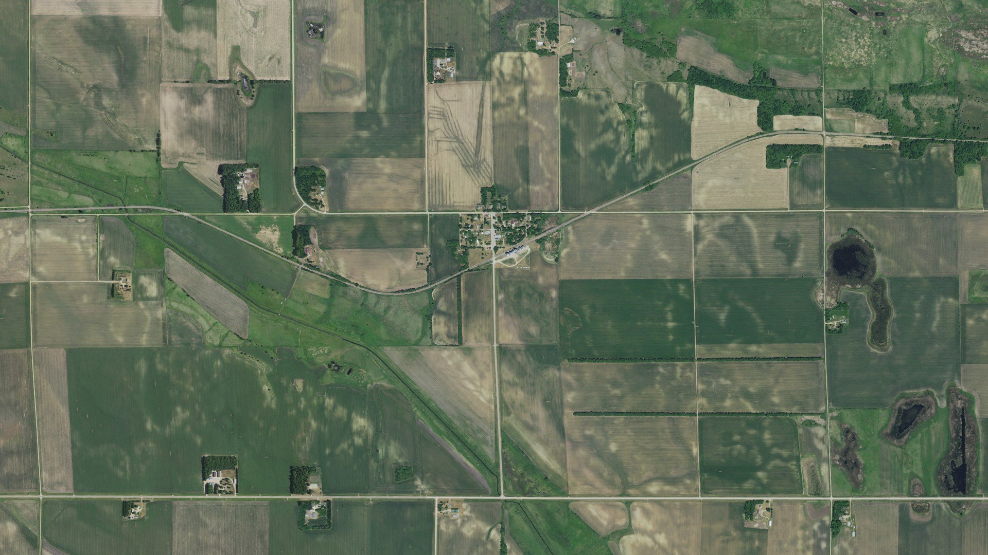 Natural-color aerial photograph of land around Louisburg, Minnesota