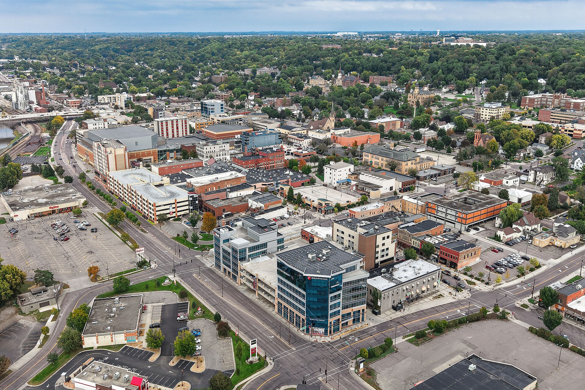 Aerial view of Mankato, Minnesota, a city of 44,488 residents along the Minnesota River, with an economy supported by healthcare, higher education, and manufacturing.