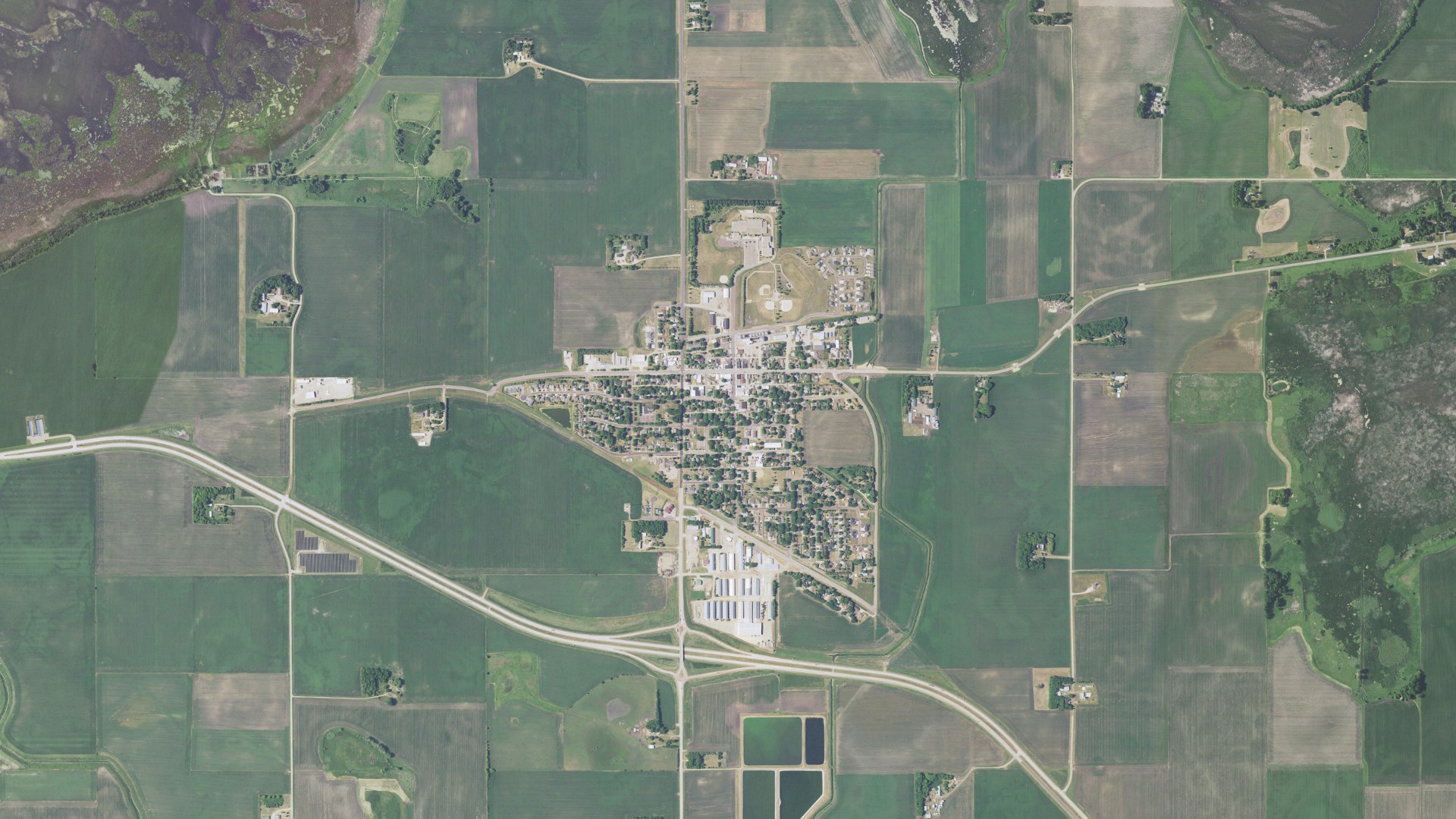 Natural-color aerial photograph of land around Nicollet, Minnesota