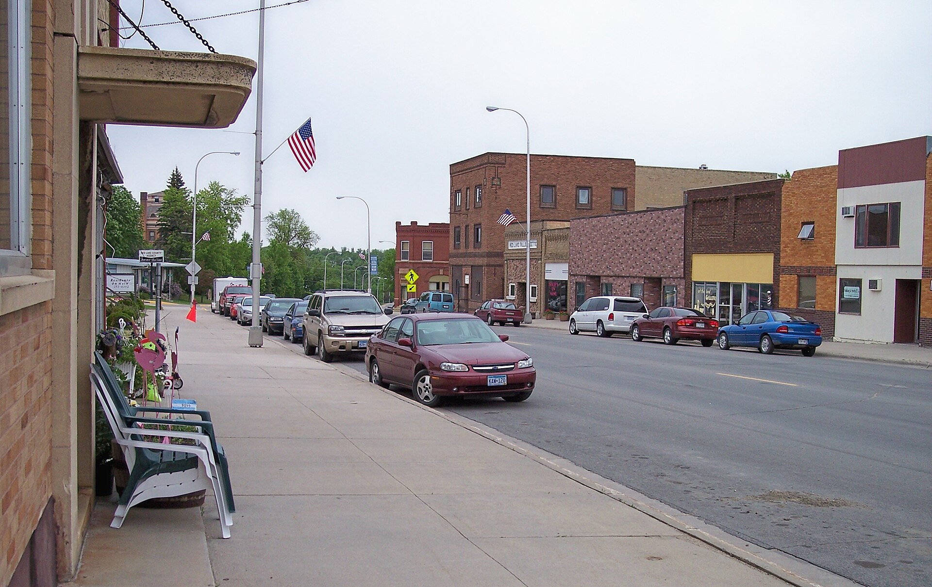 Main Avenue (w:Minnesota State Highway 32) in w:Red Lake Falls, Minnesota