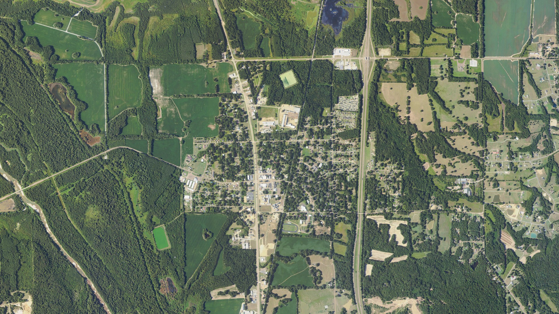 Natural-color aerial photograph of land around Coldwater, Mississippi