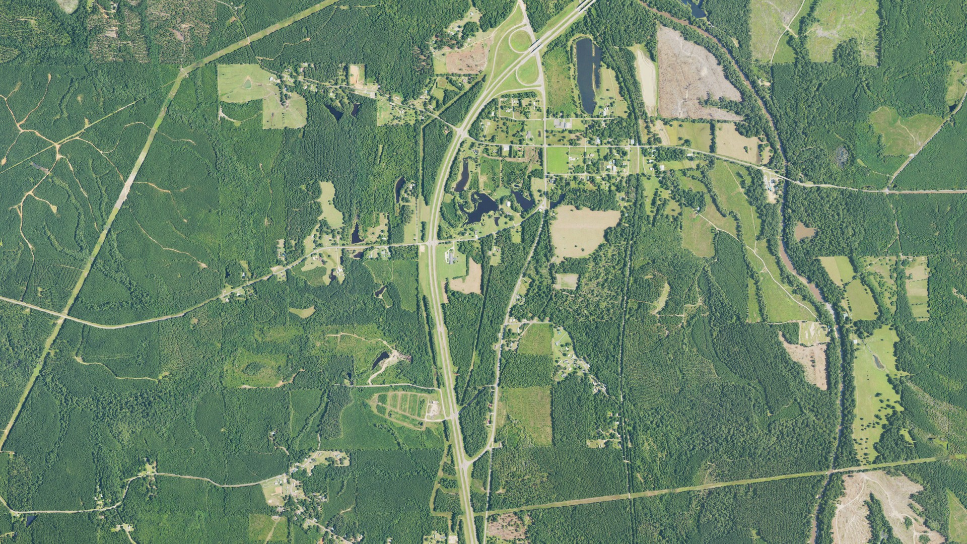 Natural-color aerial photograph of land around De Soto, Mississippi