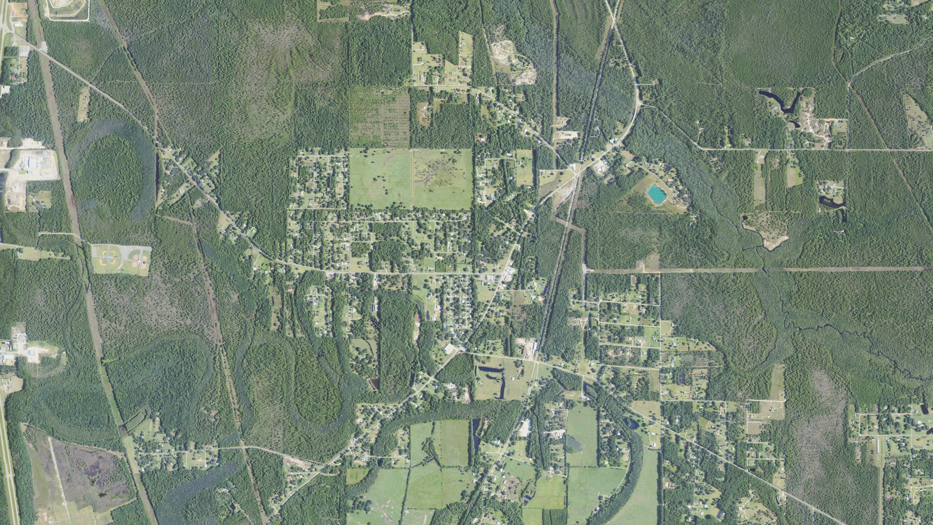 Natural-color aerial photograph of land around Helena, Mississippi