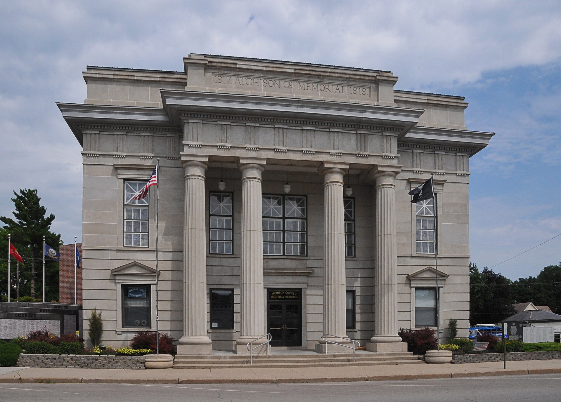 ATCHISON COUNTY MEMORIAL BUILDING; ROCK PORT, MO — Missouri
