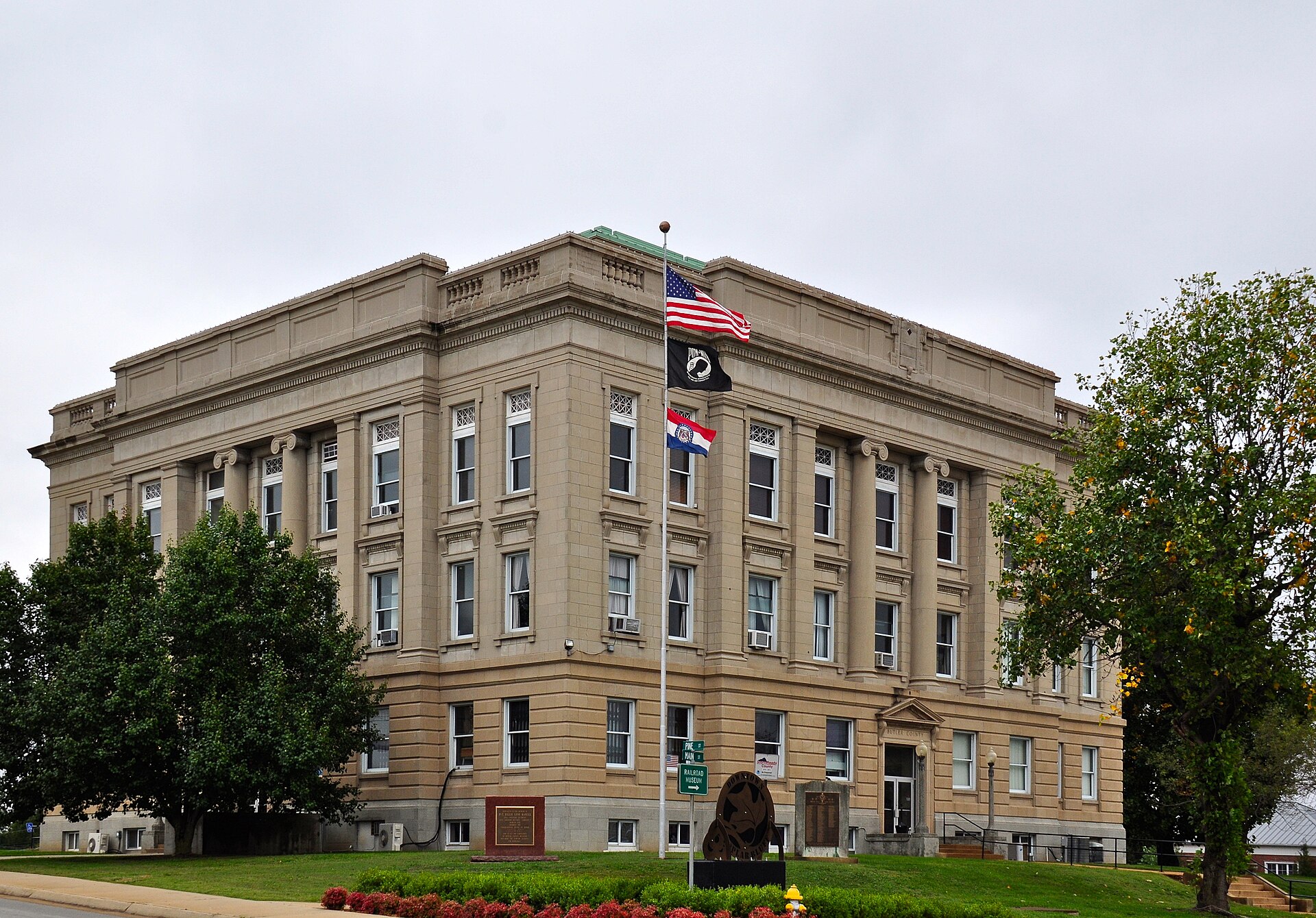 Butler County Courthouse, Public Sq. Poplar Bluff — Missouri