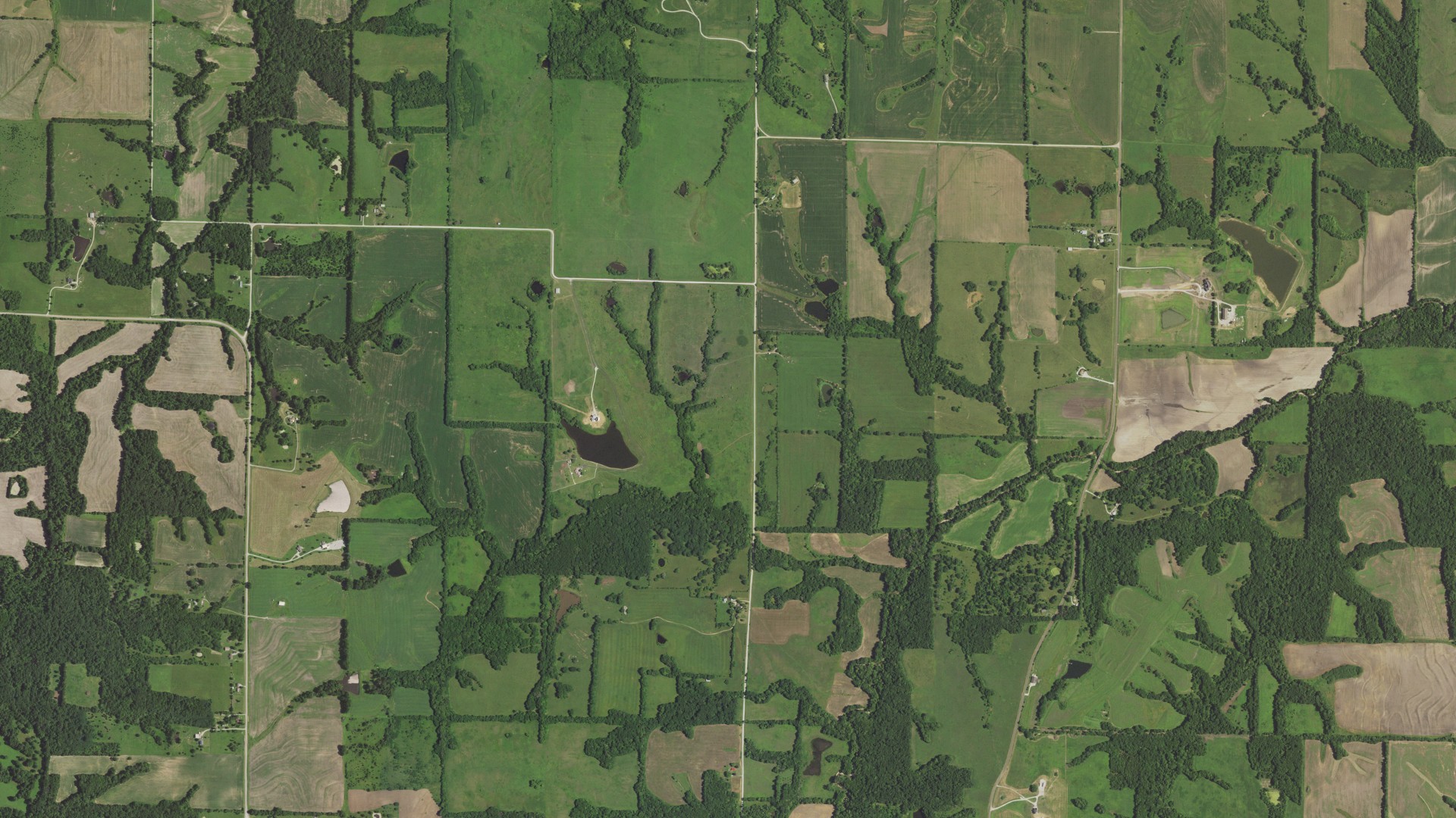 Natural-color aerial photograph of land around Mirabile, Missouri