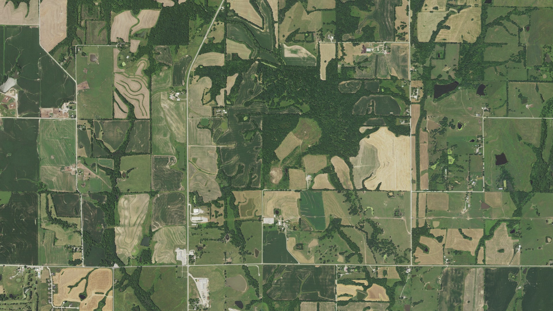 Aerial view of land around Carrollton, Missouri