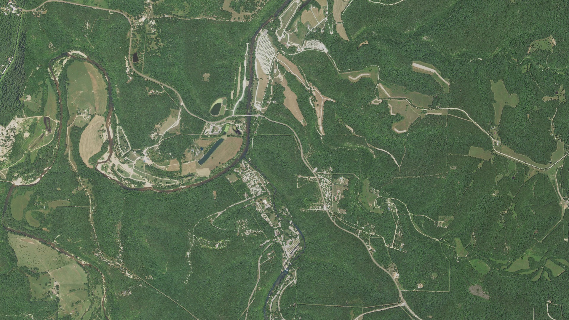 Natural-color aerial photograph of land around Bennett Springs, Missouri