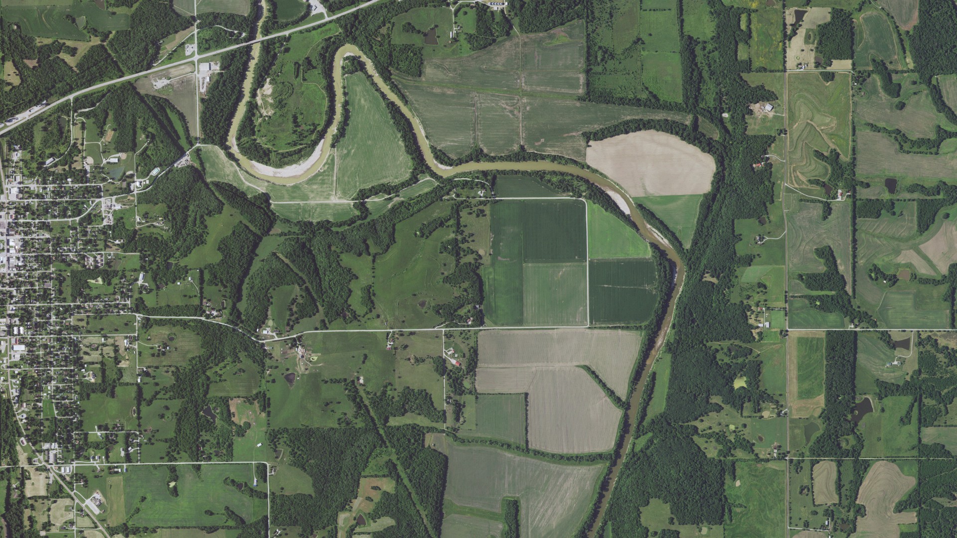 Aerial view of land around Union, Missouri