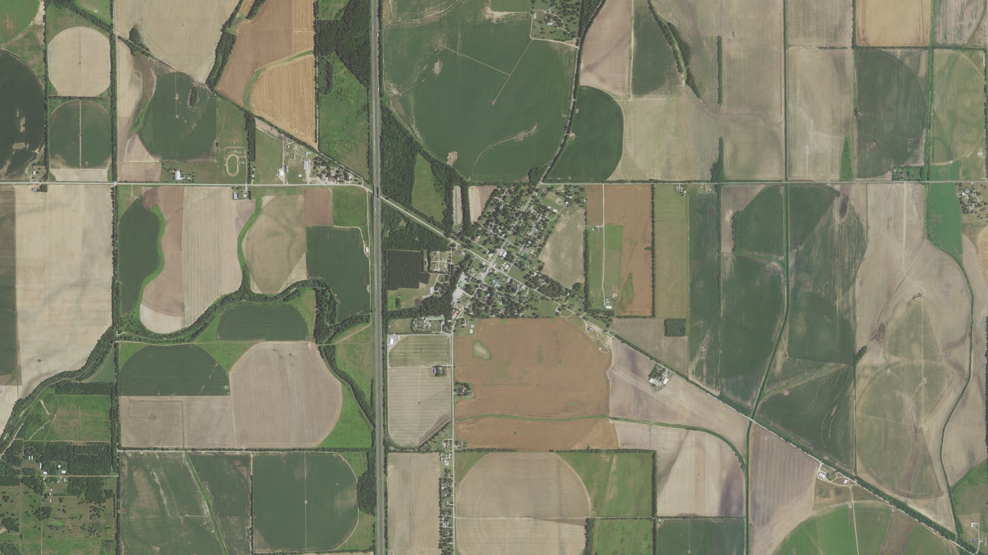 Natural-color aerial photograph of land around Blodgett, Missouri