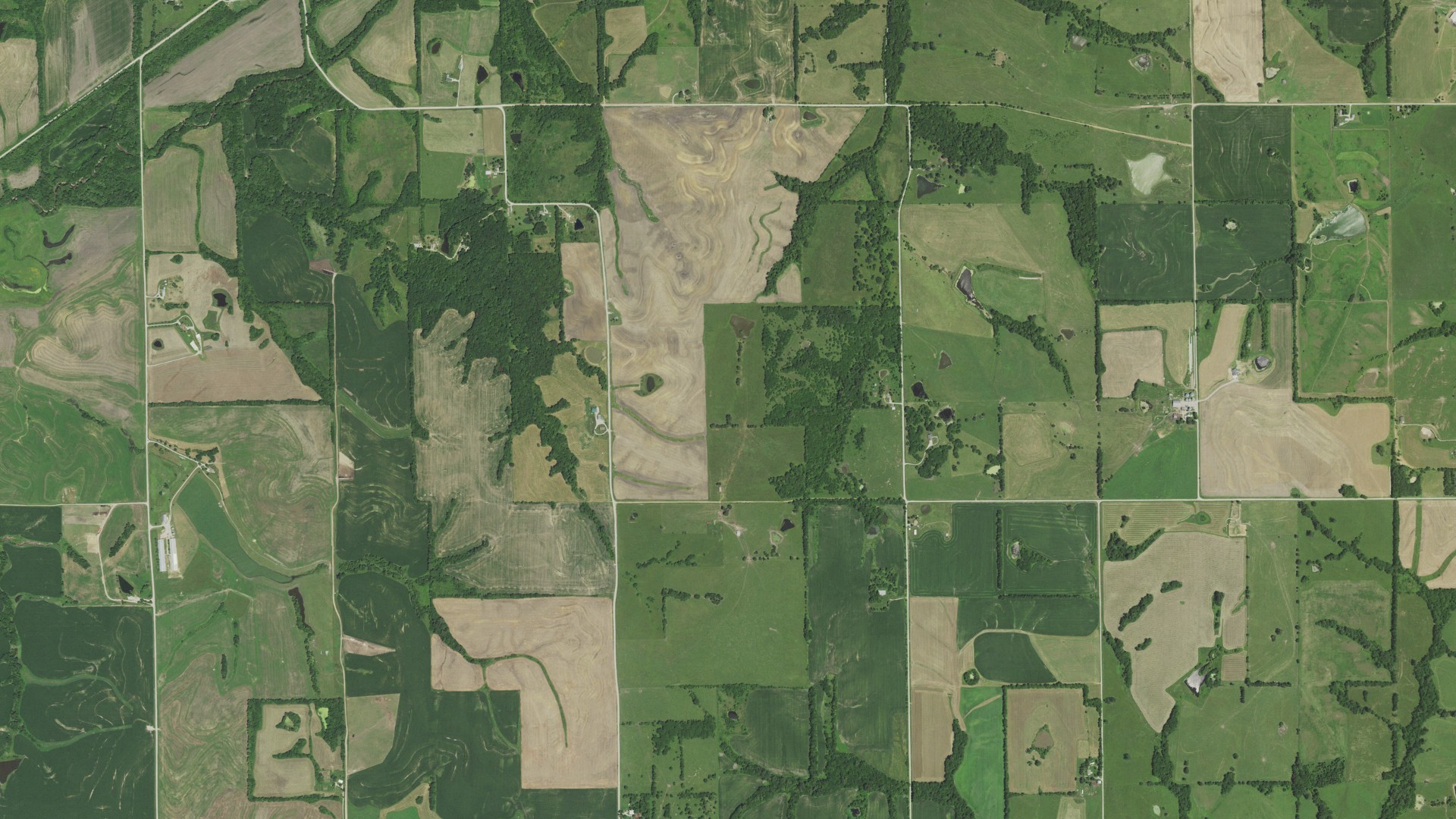 Aerial view of land around Washington, Missouri