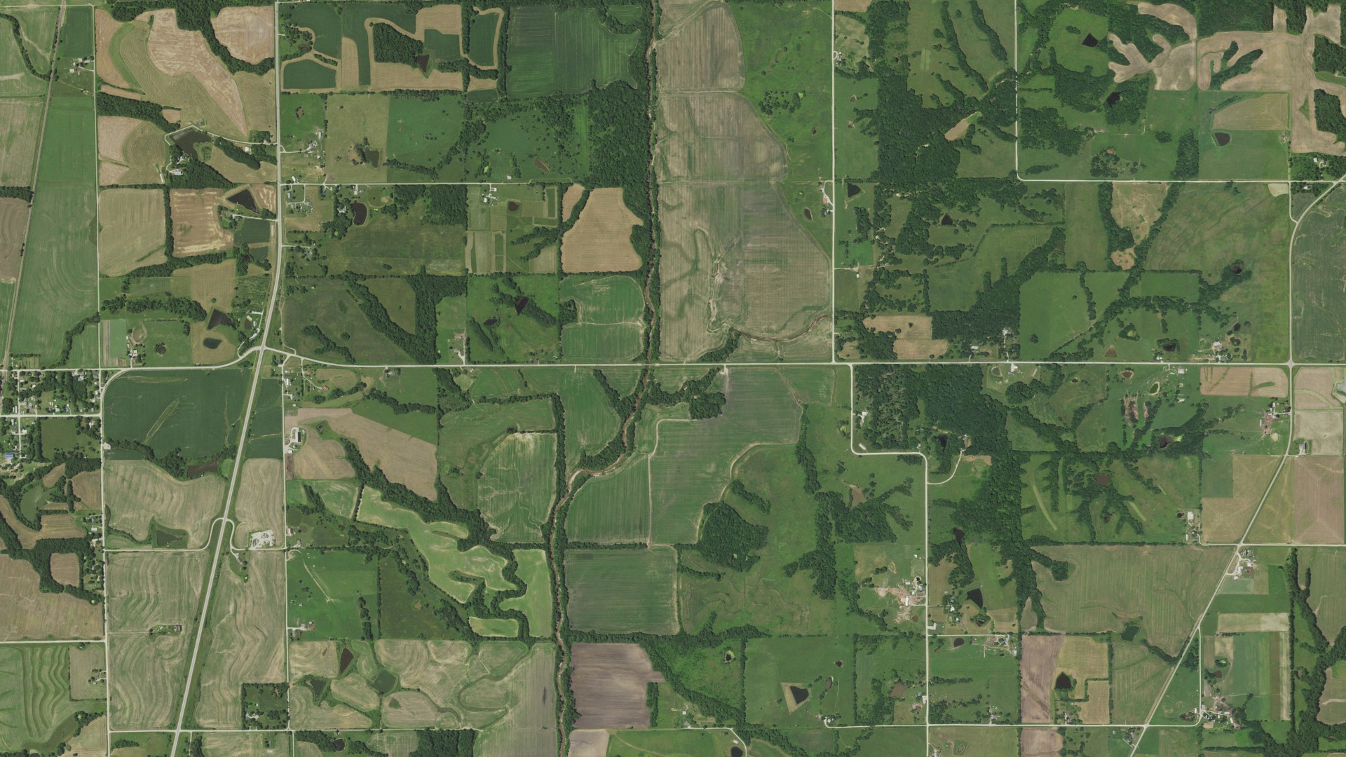 Aerial view of land around Lincoln, Missouri