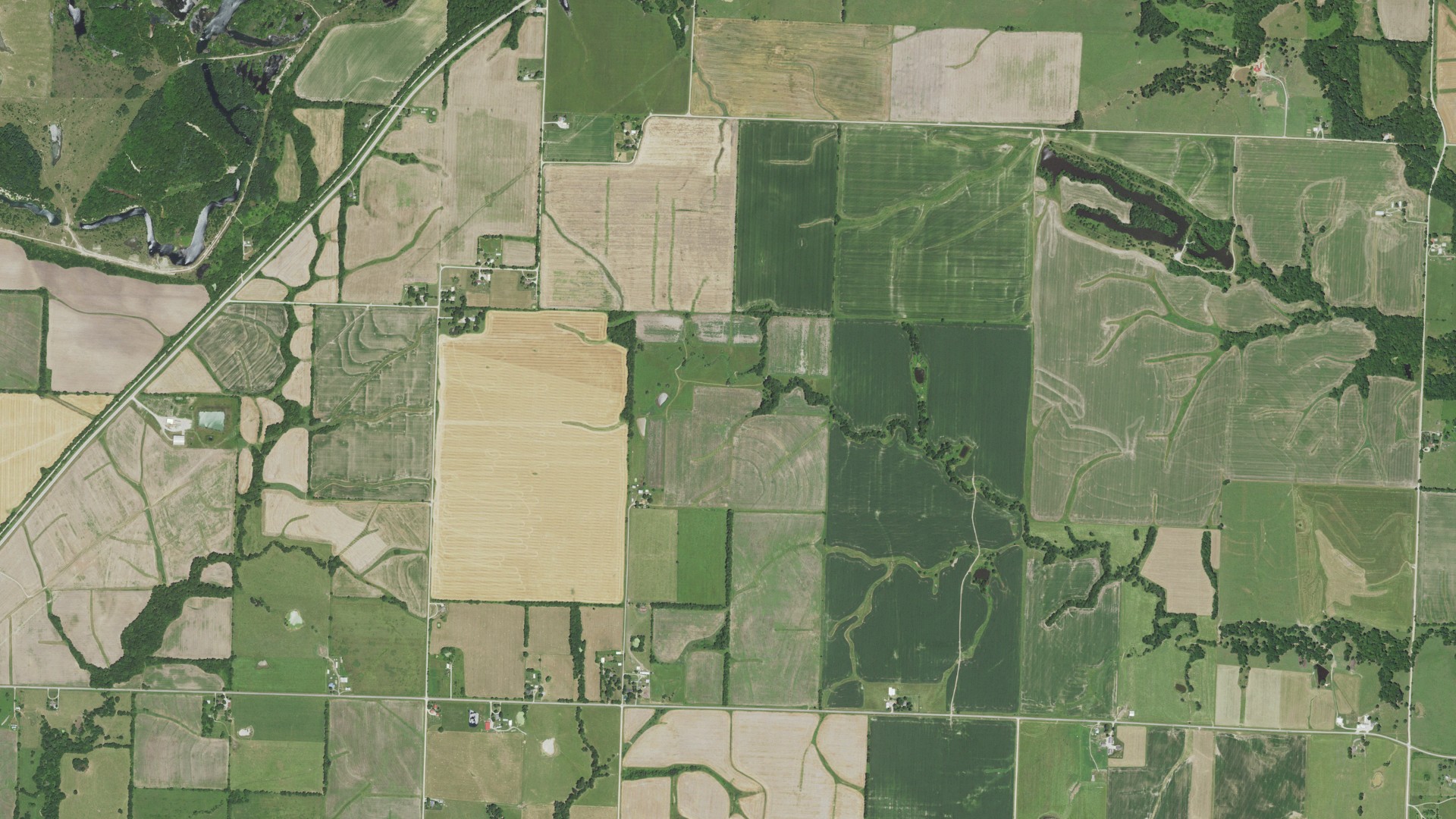 Aerial view of land around Deer Creek, Missouri