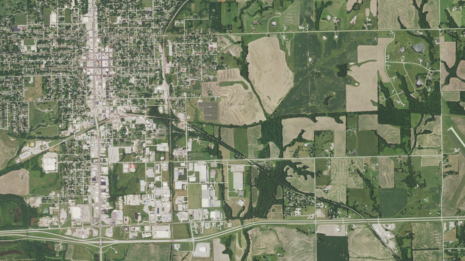 Aerial view of land around Chillicothe, Missouri