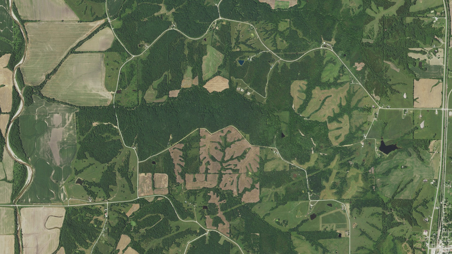 Aerial view of land around Marion, Missouri