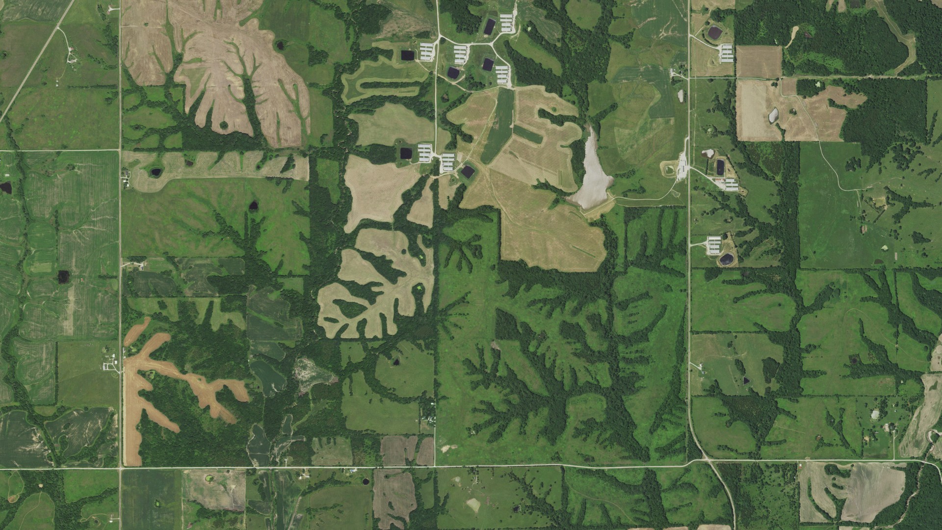Aerial view of land around Ravanna, Missouri