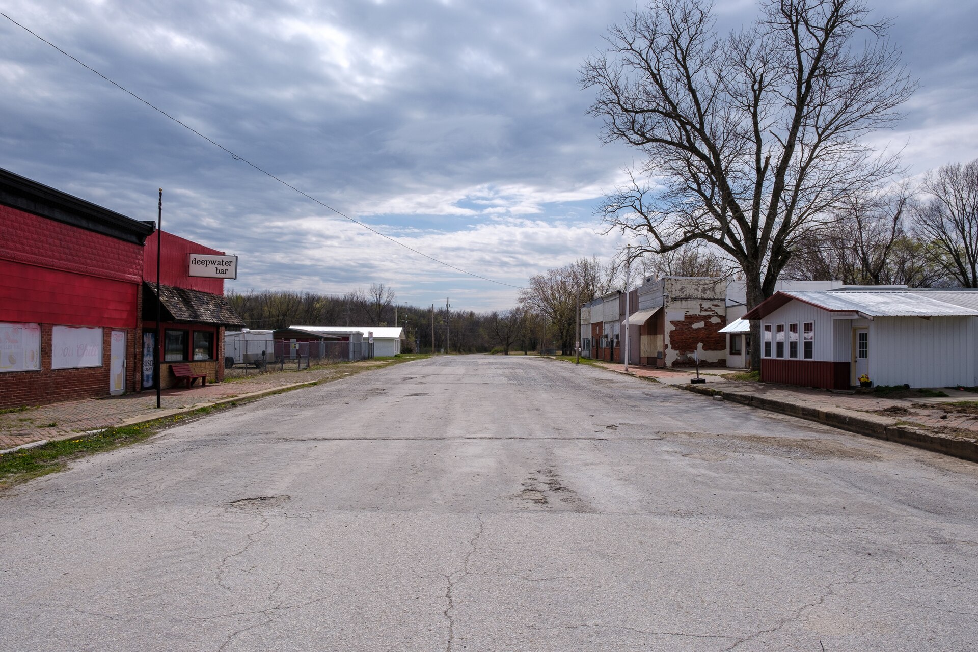Street scene in Deepwater, Missouri