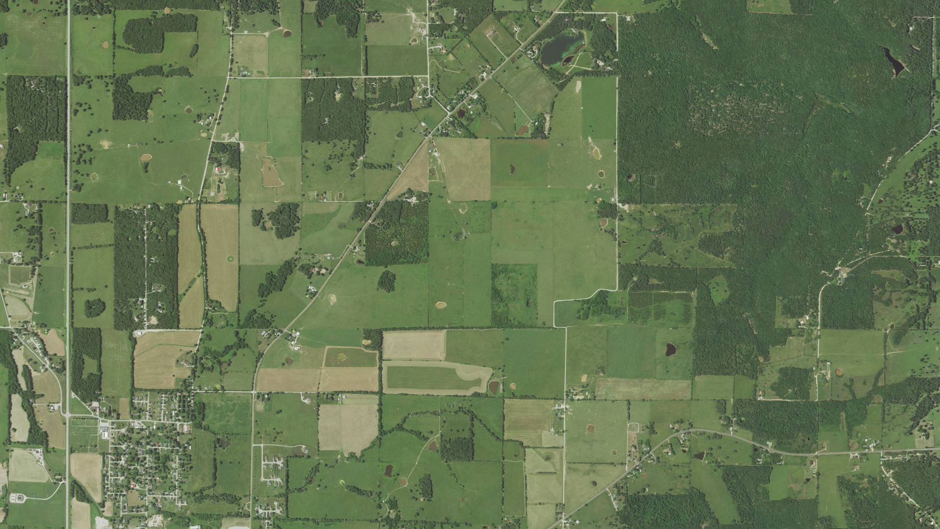 Natural-color aerial photograph of land around Sherrill, Missouri