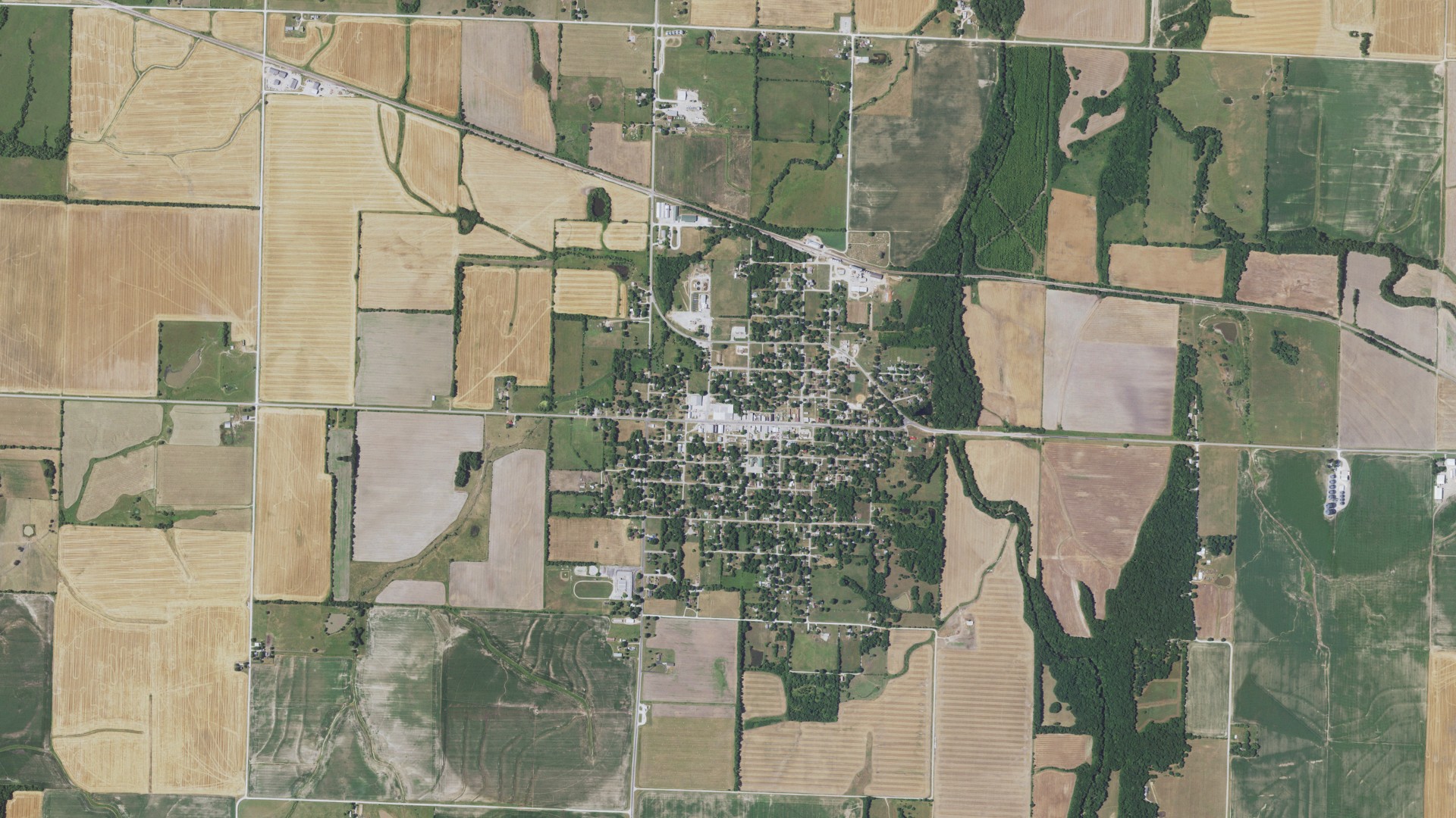 Natural-color aerial photograph of land around Golden City, Missouri