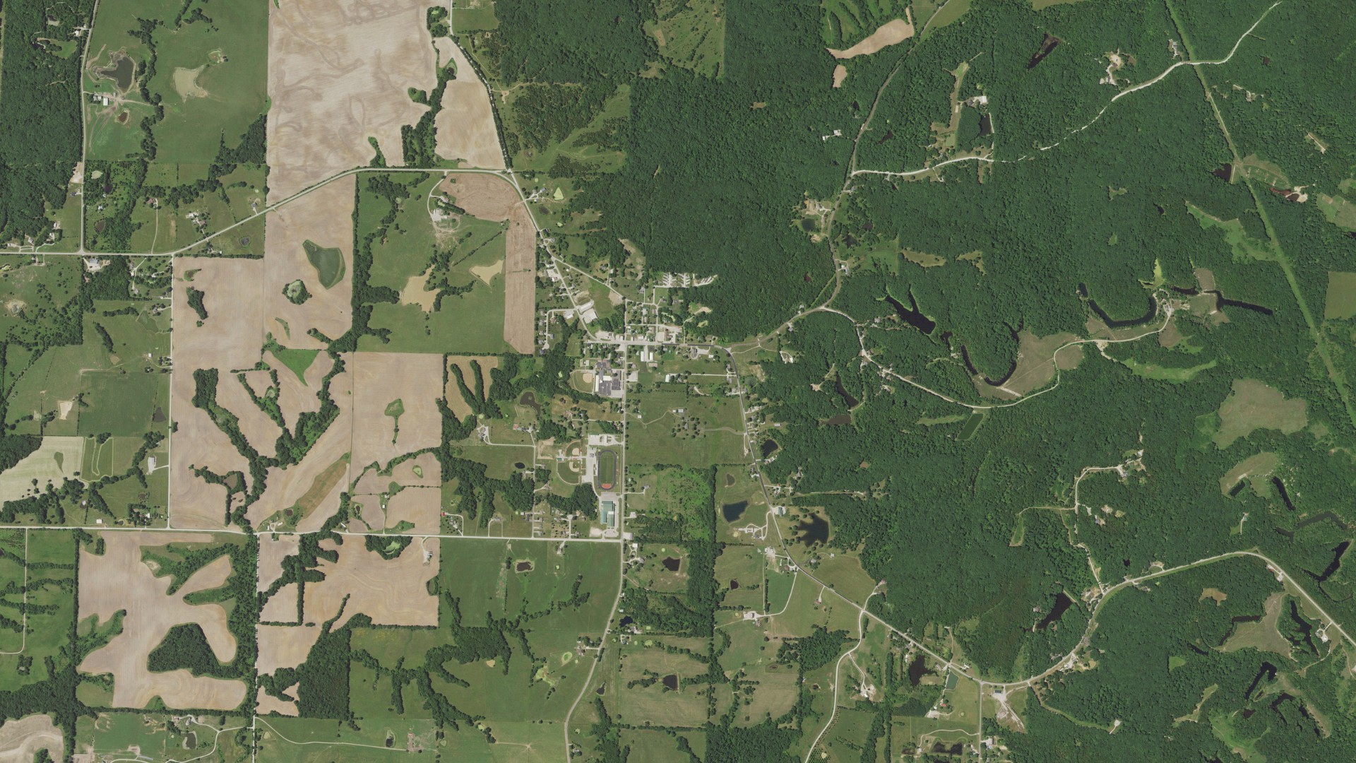 Natural-color aerial photograph of land around Harrisburg, Missouri