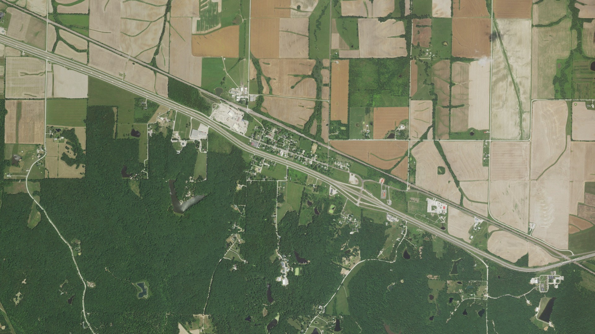 Natural-color aerial photograph of land around High Hill, Missouri