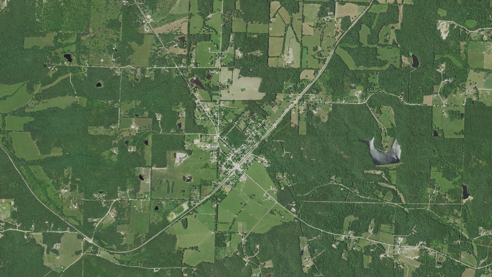 Natural-color aerial photograph of land around Leasburg, Missouri