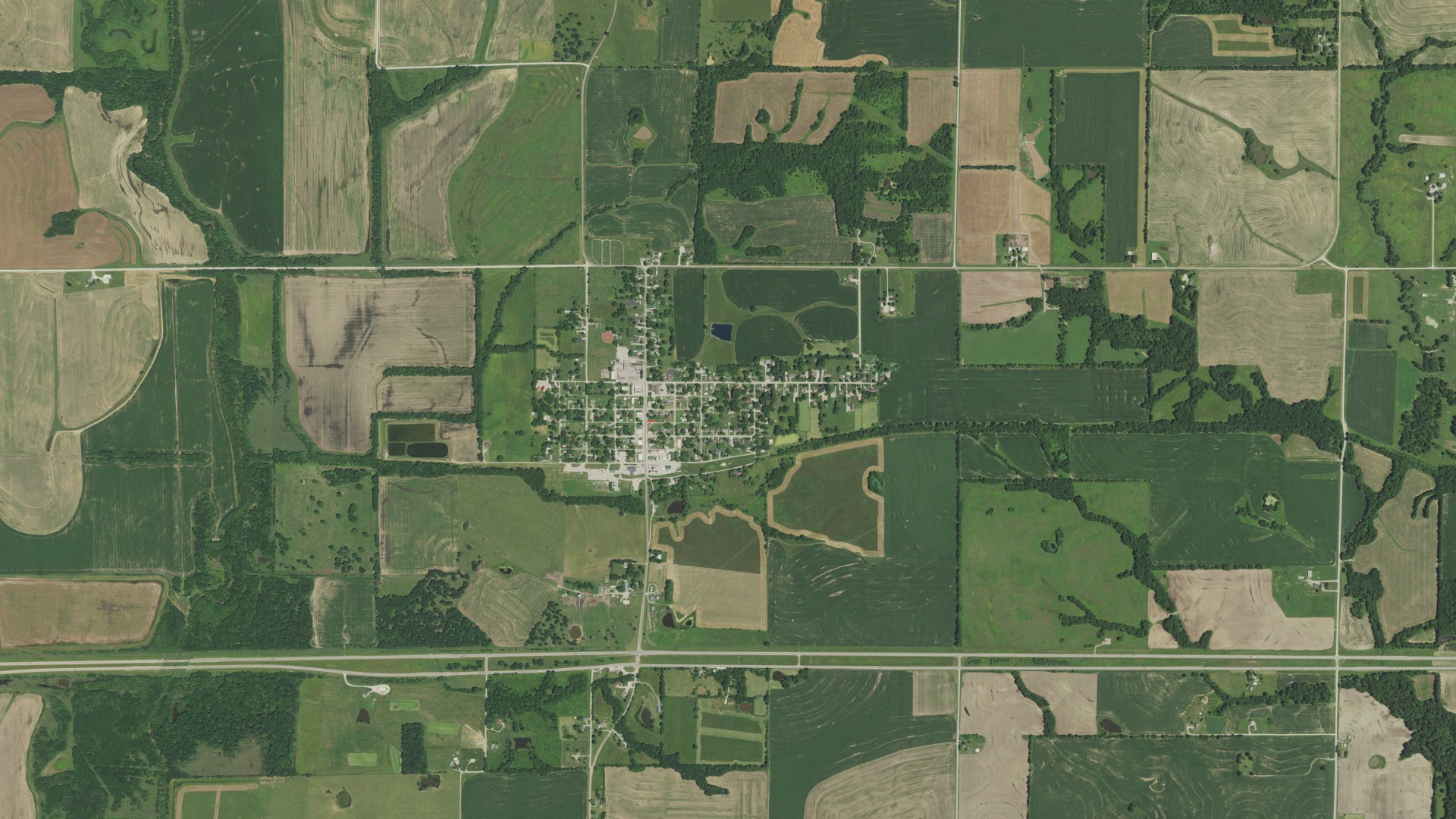 Natural-color aerial photograph of land around Meadville, Missouri