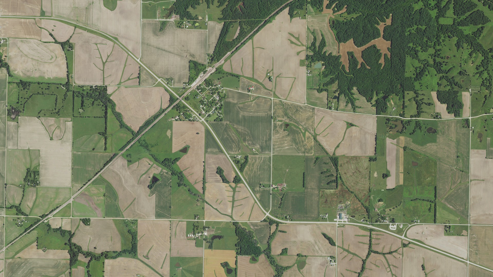 Natural-color aerial photograph of land around Medill, Missouri