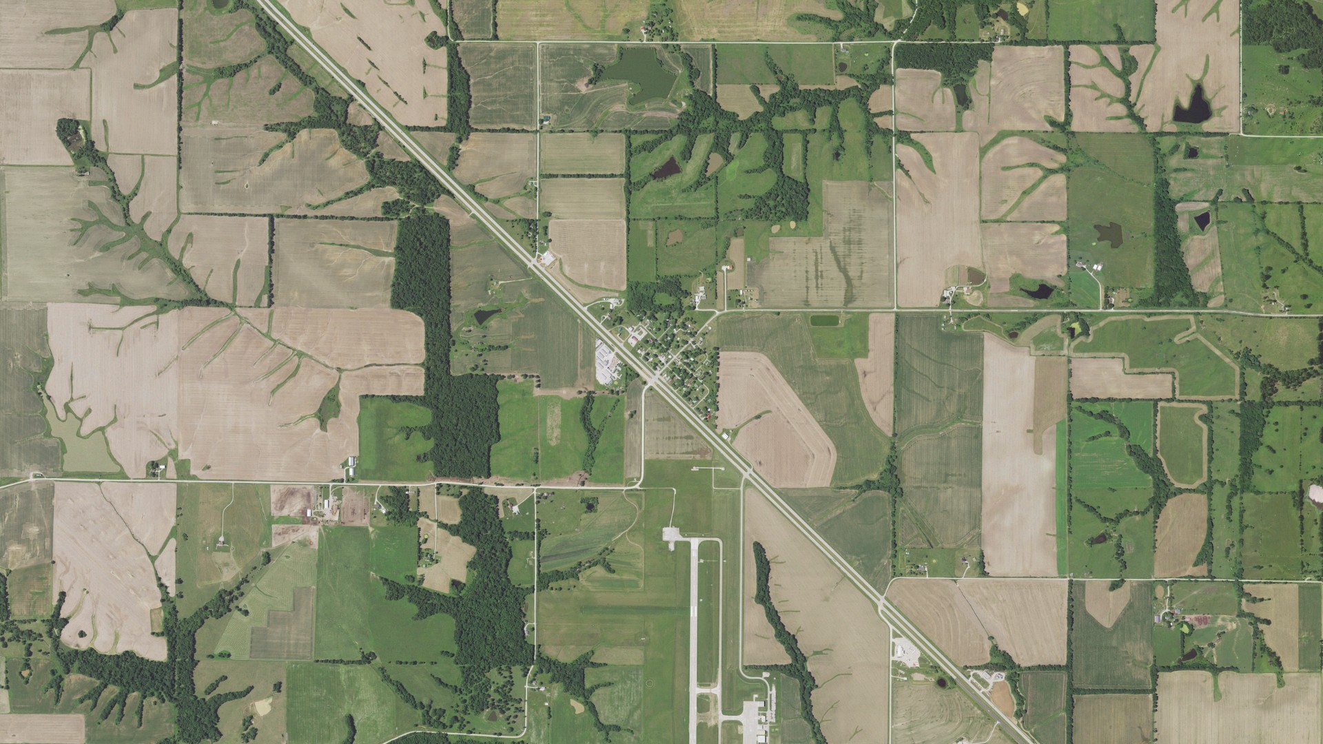 Natural-color aerial photograph of land around Millard, Missouri