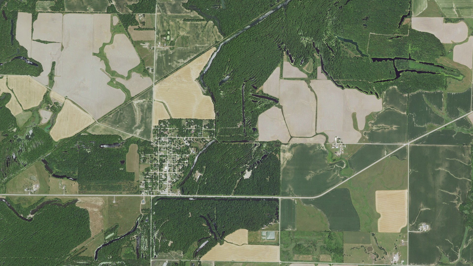 Natural-color aerial photograph of land around Mindenmines, Missouri