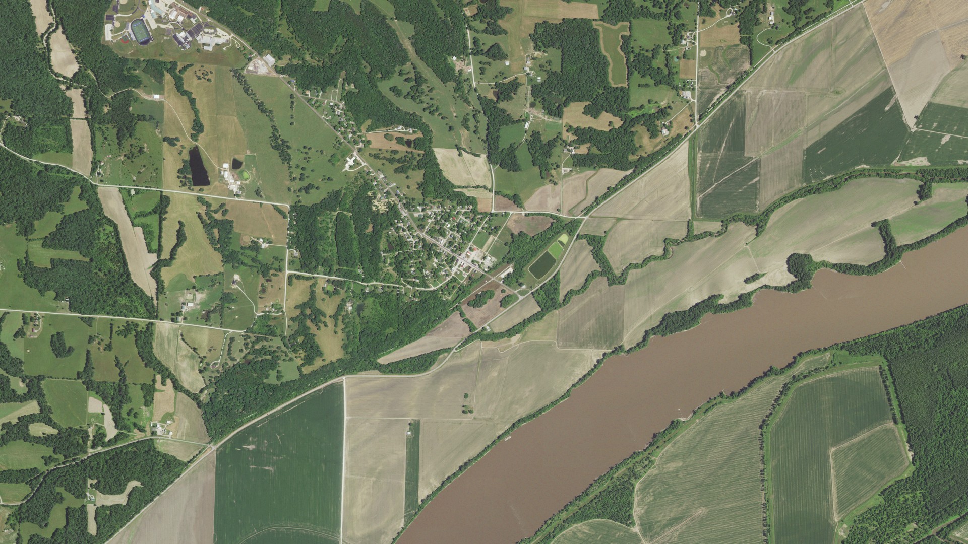 Natural-color aerial photograph of land around Mokane, Missouri