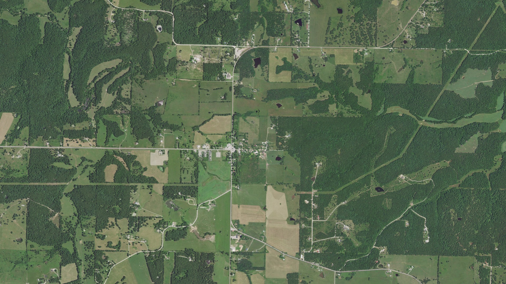 Natural-color aerial photograph of land around Montreal, Missouri