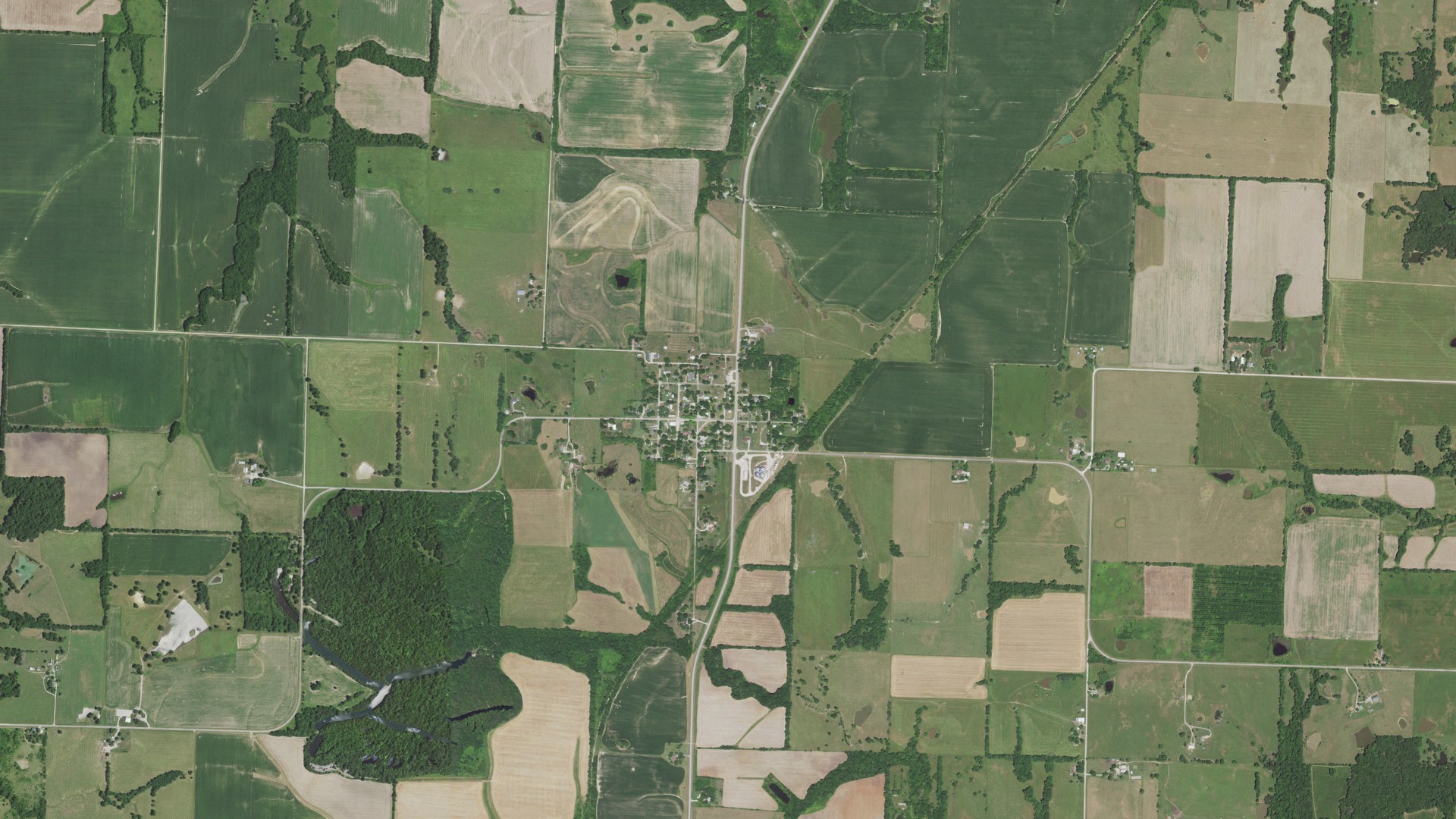 Aerial view of land around Moundville, Missouri