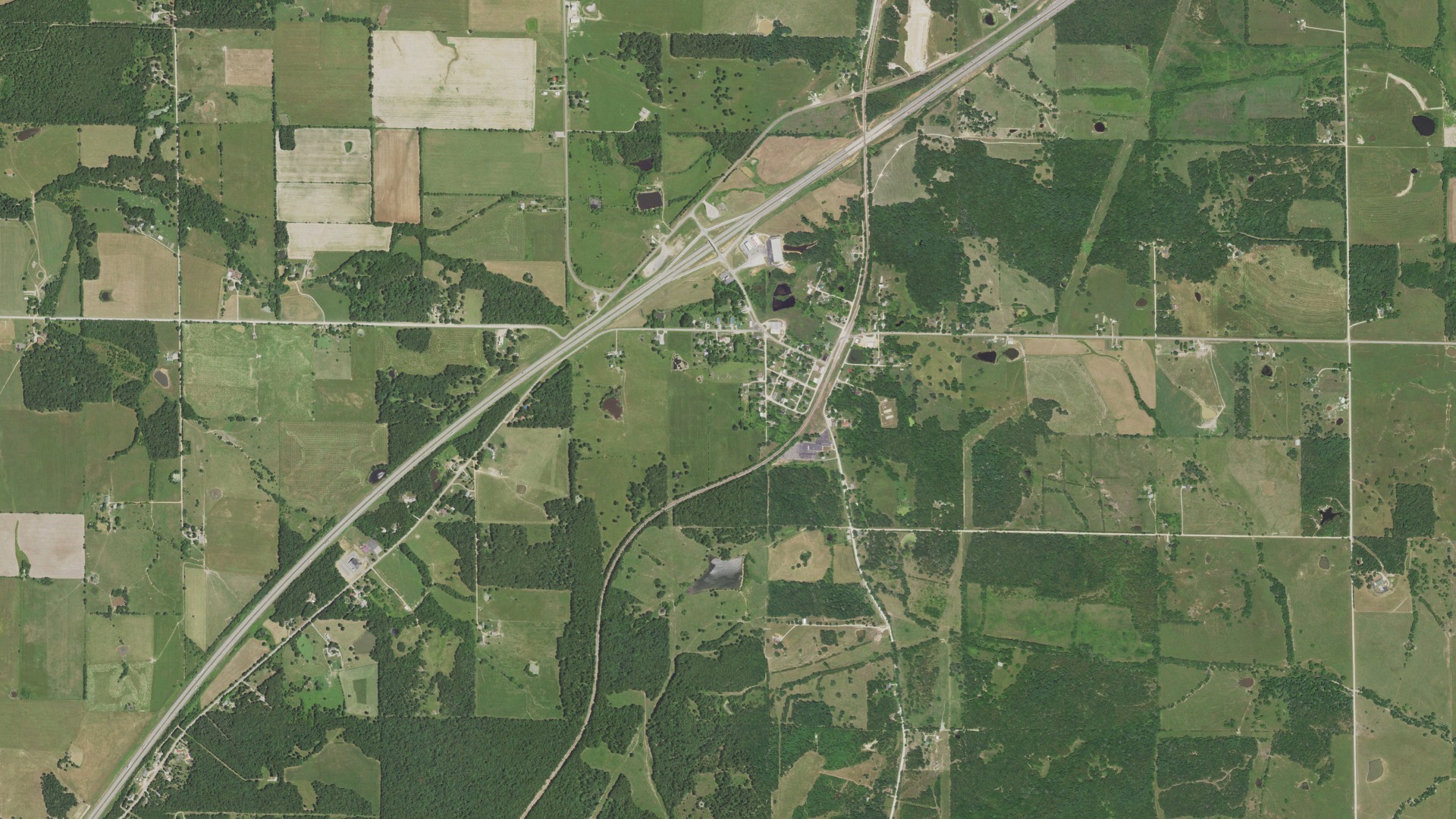 Natural-color aerial photograph of land around Phillipsburg, Missouri