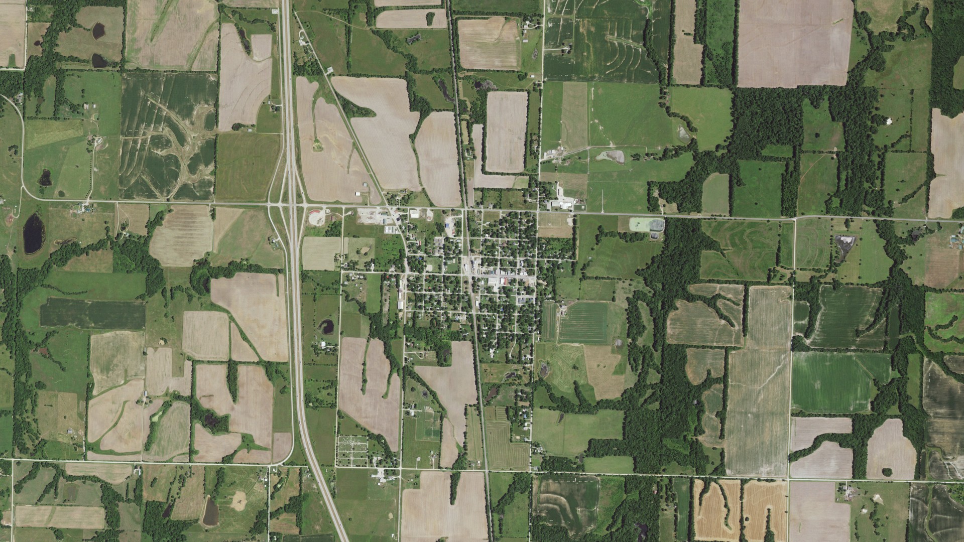 Natural-color aerial photograph of land around Sheldon, Missouri