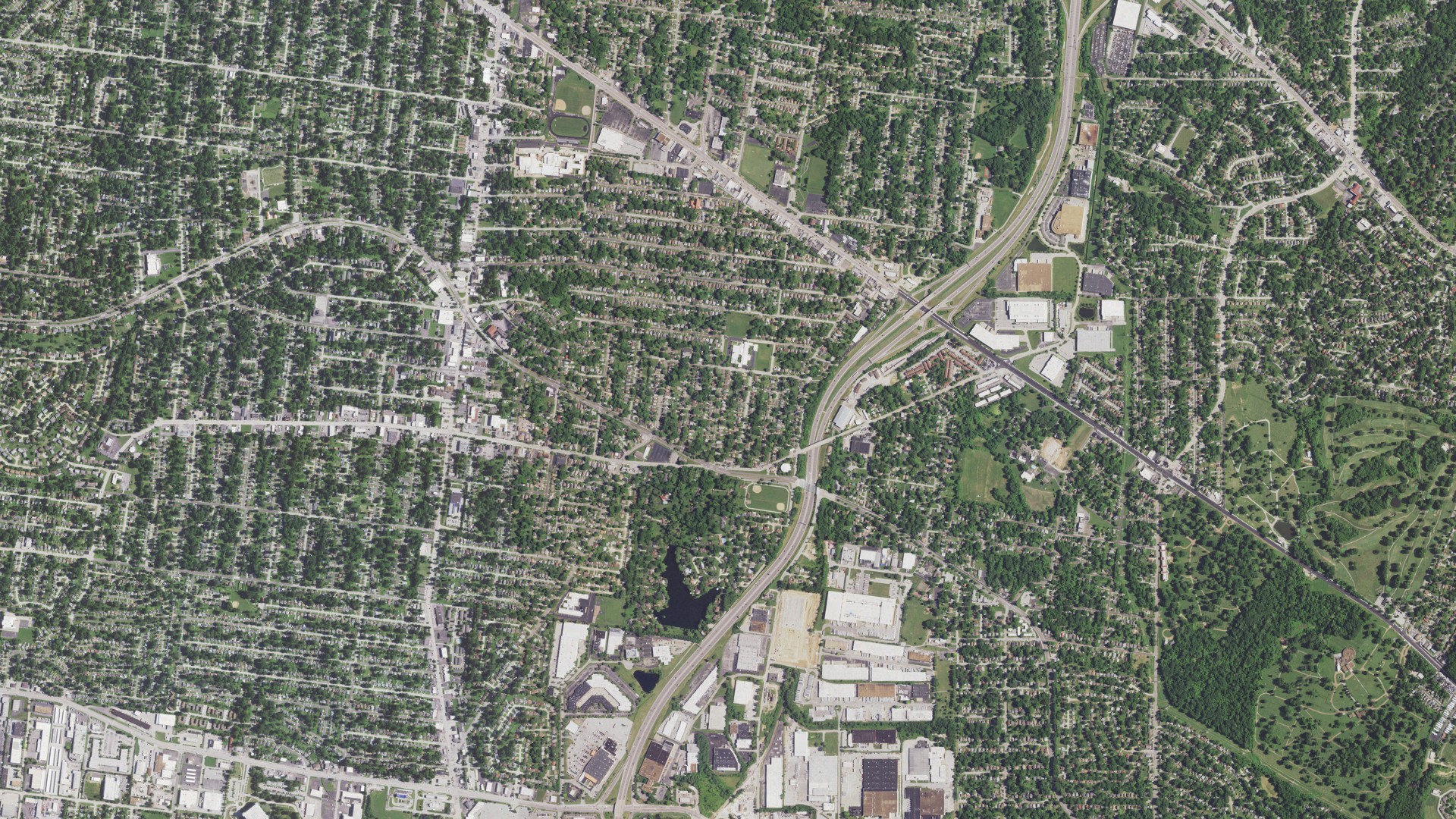 Natural-color aerial photograph of land around Sycamore Hills, Missouri