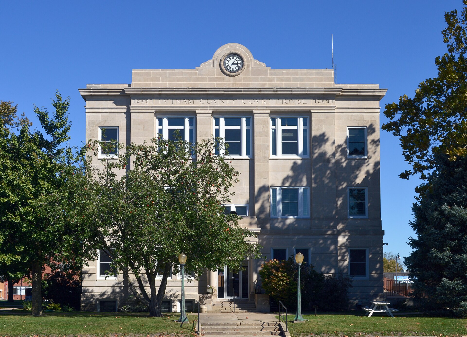Wester facade of the Putnam County, Missouri, courthouse in Unionville, Missouri:Unionville.
