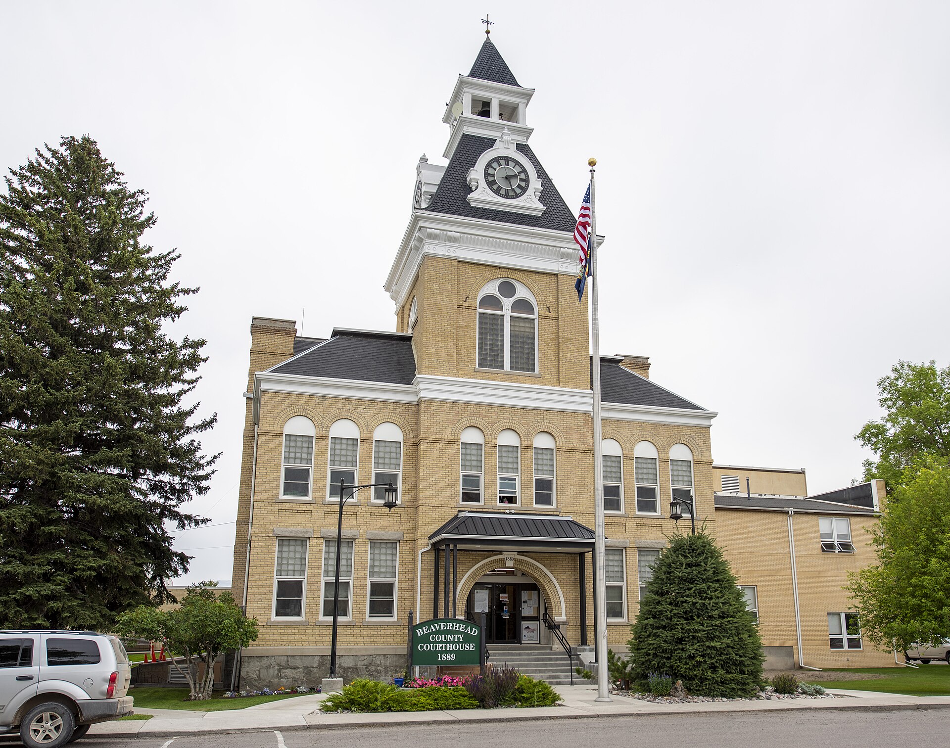 Photograph of the Beaverhead County Courthouse in Dillon, Montana. Image taken in July 2020.