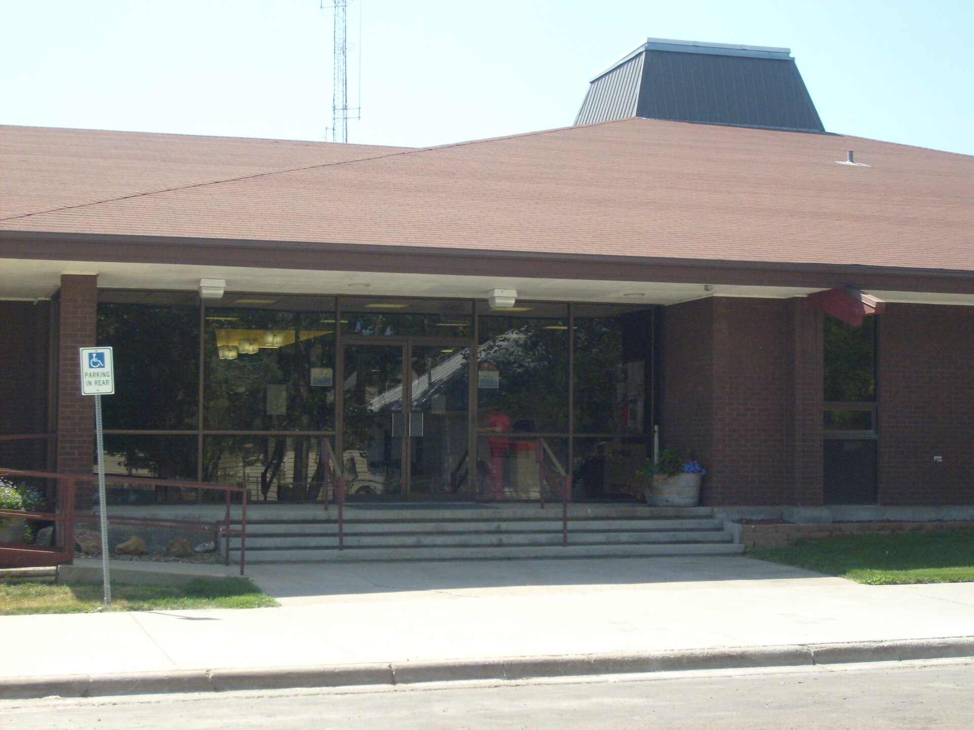 Baker MT Fallon County Courthouse — Montana