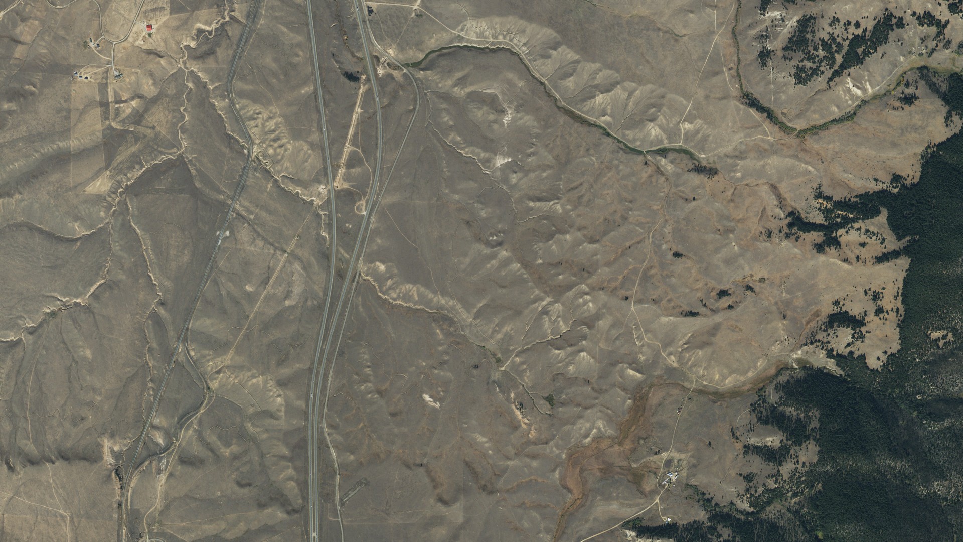 Natural-color aerial photograph of land around Butte-Silver Bow (balance), Montana