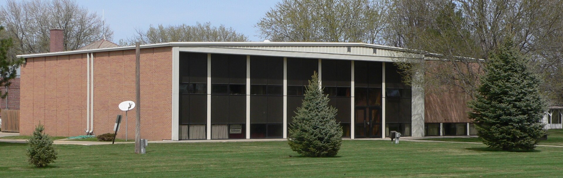 Brown County courthouse in Ainsworth, Nebraska; seen from the southwest. The building was constructed in 1959.